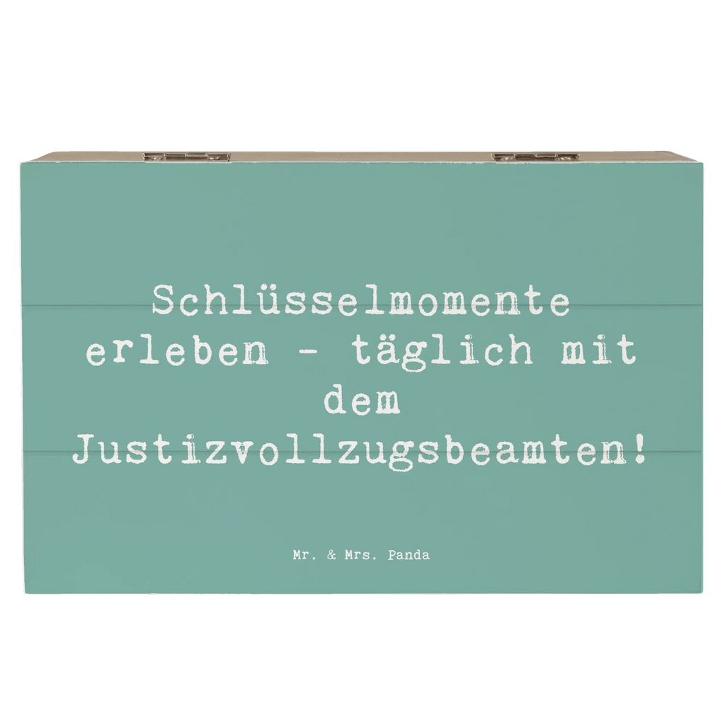Wooden chest Saying Schlüsselmomente erleben - täglich mit dem Justizvollzugsbeamten! Schatzkiste, Kiste, Truhe, Erinnerungsbox, Schatulle, Erinnerungskiste, Geschenkdose, Holzkiste, Aufbewahrungsbox, XXL, Geschenkbox, Dekokiste, Beruf, Ausbildung, Jubiläum, Abschied, Rente, Kollege, Kollegin, Geschenk, Schenken, Arbeitskollege, Mitarbeiter, Firma, Danke, Dankeschön