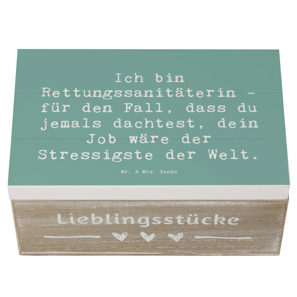 Holzkiste Spruch Ich bin Rettungssanitäterin - für den Fall, dass du jemals dachtest, dein Job wäre der Stressigste der Welt. Erinnerungsbox, Schatulle, Erinnerungskiste, Schatzkiste, Aufbewahrungsbox, Holzkiste, Kiste, Dekokiste, Geschenkdose, XXL, Geschenkbox, Truhe, Beruf, Ausbildung, Jubiläum, Abschied, Rente, Kollege, Kollegin, Geschenk, Schenken, Arbeitskollege, Mitarbeiter, Firma, Danke, Dankeschön