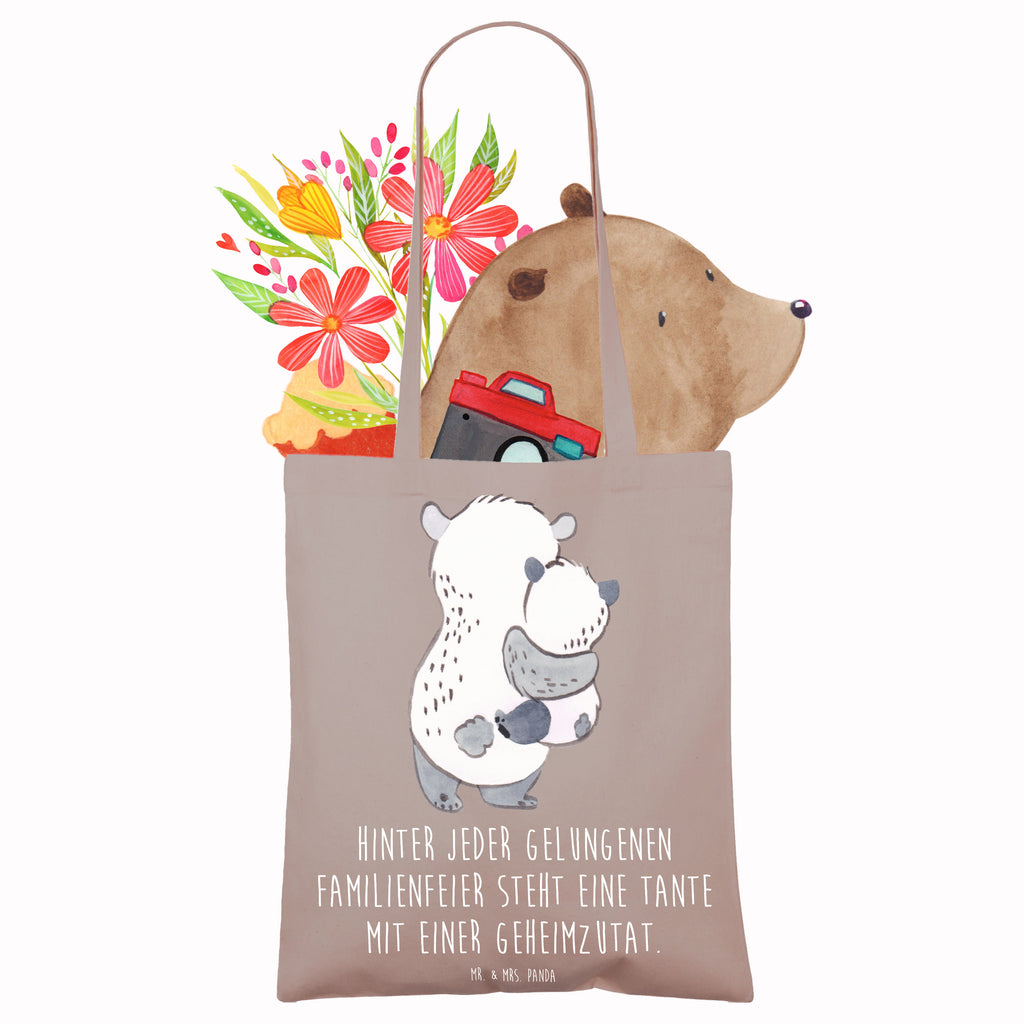 Tote bag Hinter jeder gelungenen Familienfeier steht eine Tante mit einer Geheimzutat. Schultertasche, Tasche, Stofftasche, Einkaufstasche, Beuteltasche, Tragetasche, Jutebeutel, Umhängetasche, Stoffbeutel, Strandtasche, Beutel, Jutetasche, Shopper, Badetasche, Einkaufstüte, Laptoptasche, Familie, Vatertag, Muttertag, Bruder, Schwester, Mama, Papa, Oma, Opa