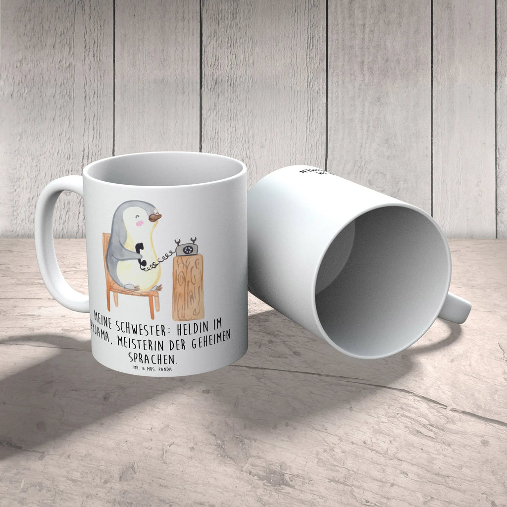 Tasse Schwester Heldin Bürotasse, Tasse mit Zitaten, Tasse mit Motiven, Tasse, Teetasse, Porzellantasse, Geschenktasse, Kaffeetasse, Keramiktasse, Familie, Vatertag, Muttertag, Bruder, Schwester, Mama, Papa, Oma, Opa