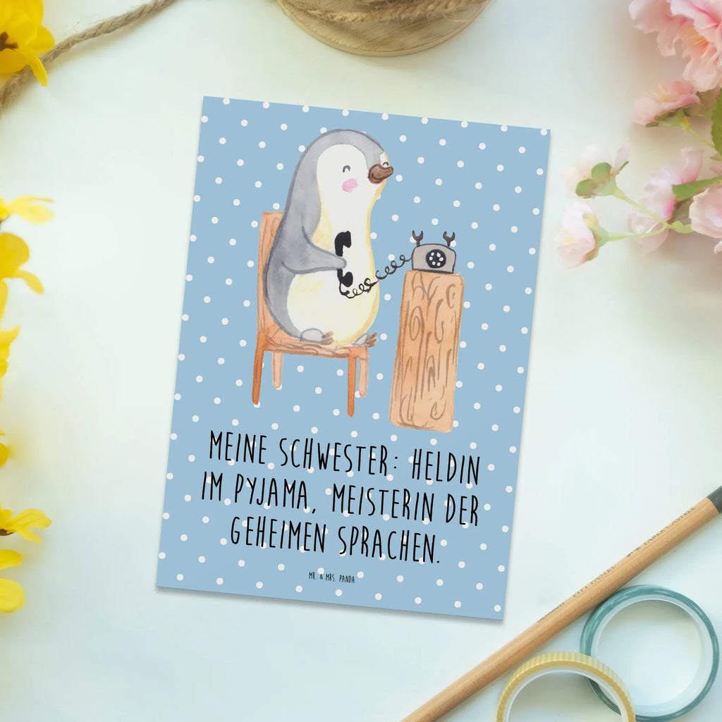 Postcard Meine Schwester: Heldin im Pyjama, Meisterin der geheimen Sprachen. Geschenkkarte, Geburtstagskarte, Einladungskarten Geburtstag, Karte, Grußkarte, Ansichtskarten, Postkarte, Dankeskarte, Ansichtskarte, Einladung, Einladung Geburtstag, Einladungskarte, Familie, Vatertag, Muttertag, Bruder, Schwester, Mama, Papa, Oma, Opa