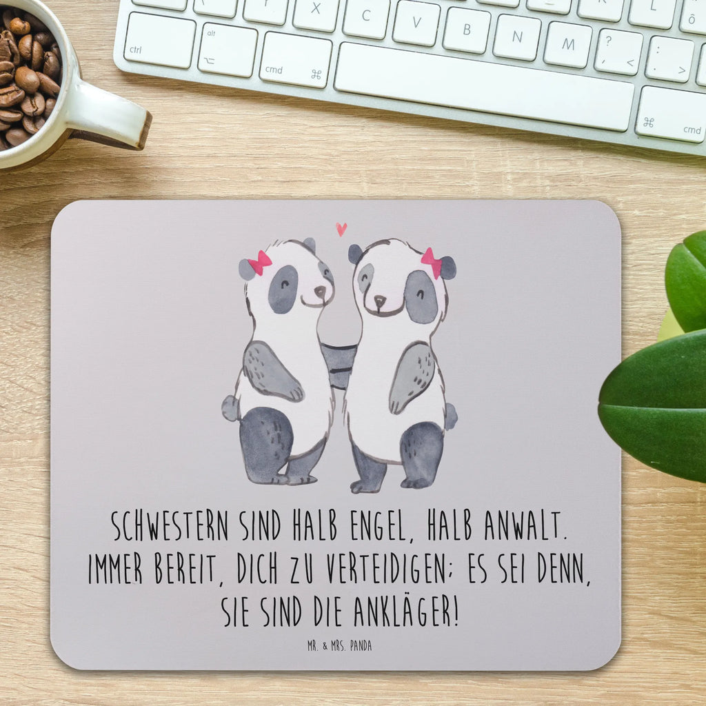 Mouse mat Schwestern sind halb Engel, halb Anwalt. Immer bereit, dich zu verteidigen; es sei denn, sie sind die Ankläger! Mauspad, Computer zubehör, Mousepad, Einzigartiges Mauspad, Mausunterlage, Mauspad Büro, PC Zubehör, Arbeitszimmer, Designer Mauspad, Büroausstattung, Familie, Vatertag, Muttertag, Bruder, Schwester, Mama, Papa, Oma, Opa