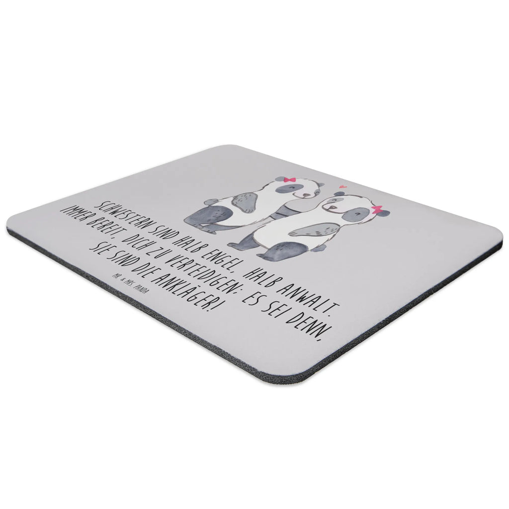 Mouse mat Schwestern sind halb Engel, halb Anwalt. Immer bereit, dich zu verteidigen; es sei denn, sie sind die Ankläger! Mauspad, Computer zubehör, Mousepad, Einzigartiges Mauspad, Mausunterlage, Mauspad Büro, PC Zubehör, Arbeitszimmer, Designer Mauspad, Büroausstattung, Familie, Vatertag, Muttertag, Bruder, Schwester, Mama, Papa, Oma, Opa
