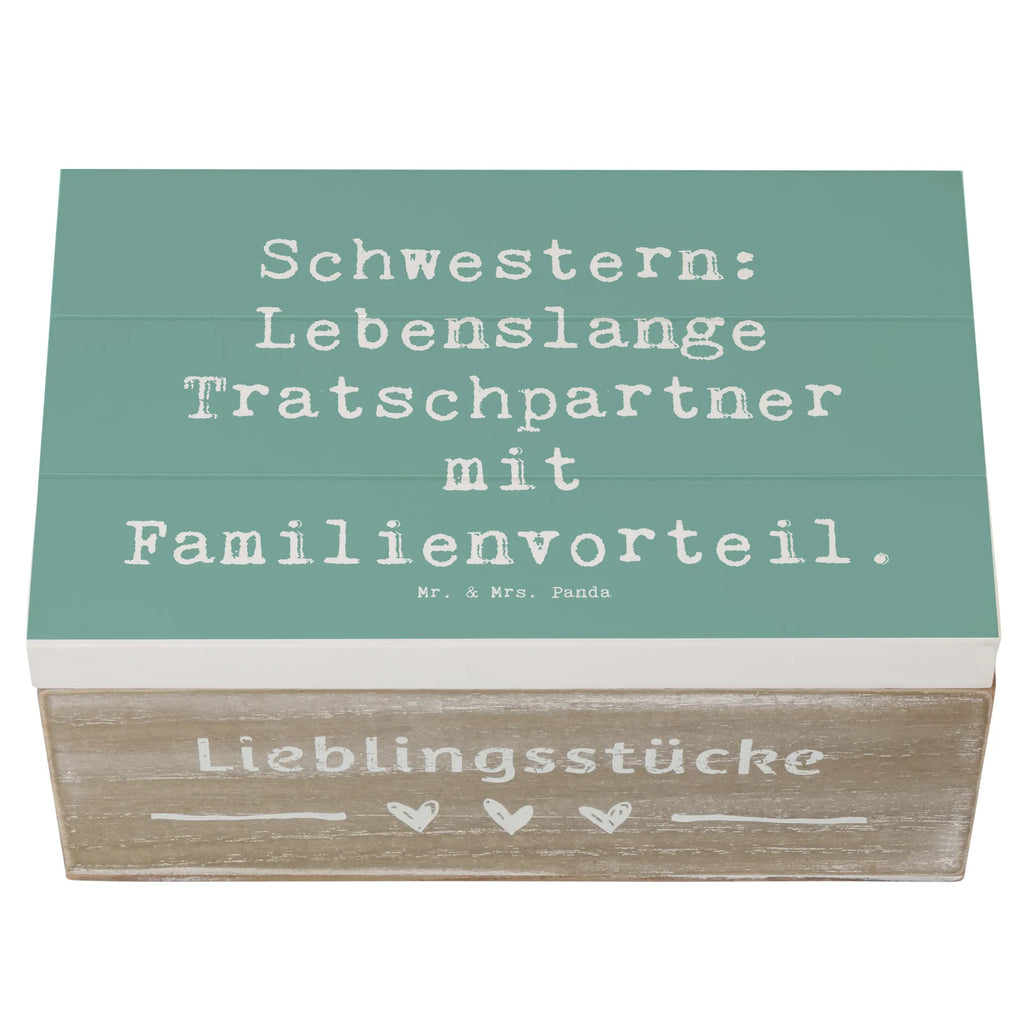Wooden chest Saying Schwestern: Lebenslange Tratschpartner mit Familienvorteil. Schatulle, Holzkiste, Geschenkbox, Erinnerungskiste, Erinnerungsbox, XXL, Kiste, Dekokiste, Schatzkiste, Geschenkdose, Truhe, Aufbewahrungsbox, Familie, Vatertag, Muttertag, Bruder, Schwester, Mama, Papa, Oma, Opa