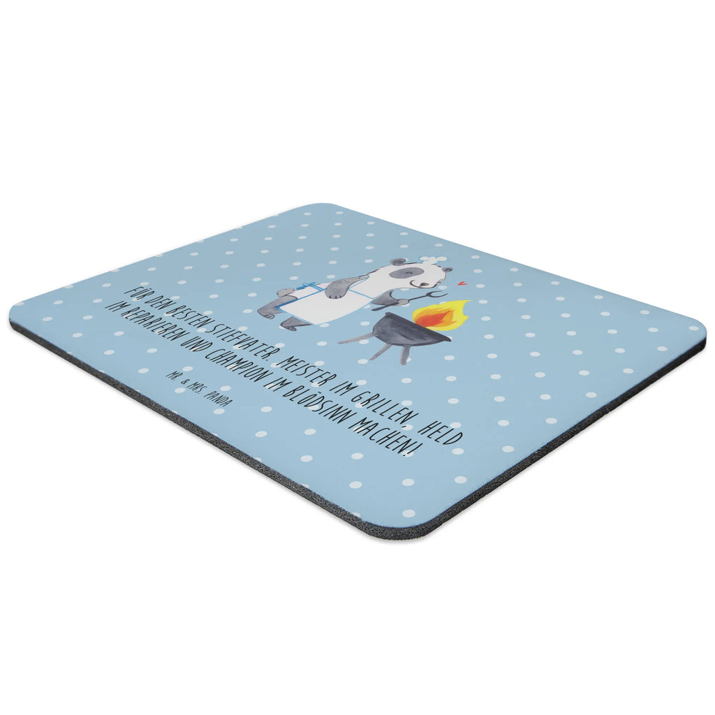Mouse mat Für den besten Stiefvater. Meister im Grillen, Held im Reparieren und Champion im Blödsinn machen! Arbeitszimmer, Mauspad, Designer Mauspad, Mausunterlage, Mousepad, Computer zubehör, PC Zubehör, Mauspad Büro, Einzigartiges Mauspad, Büroausstattung, Familie, Vatertag, Muttertag, Bruder, Schwester, Mama, Papa, Oma, Opa
