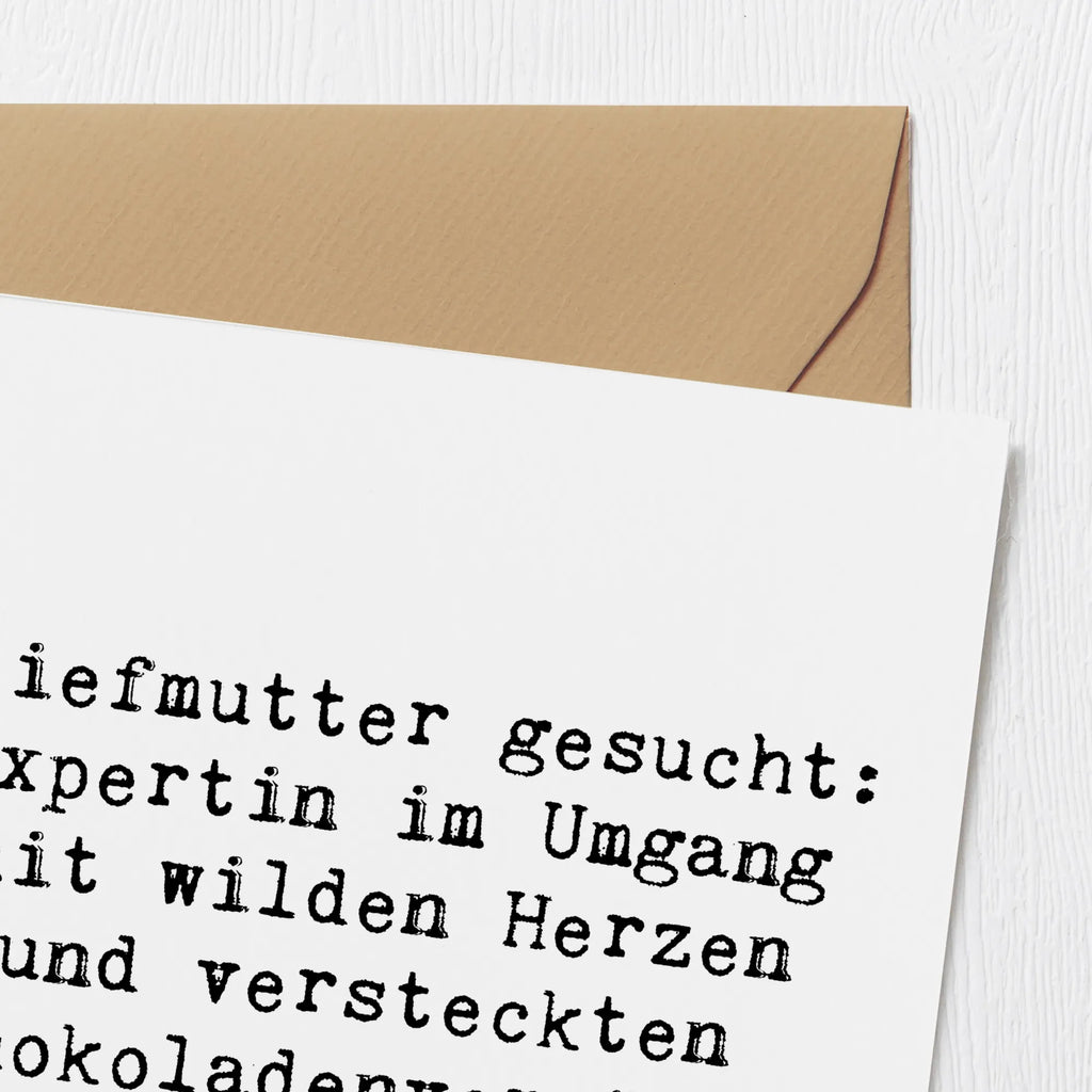 Deluxe Card Saying Stiefmutter gesucht: Expertin im Umgang mit wilden Herzen und versteckten Schokoladenvorräten! Einladungskarte, Hochwertige Grußkarte, Hochzeitskarte, Grußkarte, Karte, Hochwertige Klappkarte, Glückwunschkarte, Klappkarte, Geburtstagskarte, Familie, Vatertag, Muttertag, Bruder, Schwester, Mama, Papa, Oma, Opa
