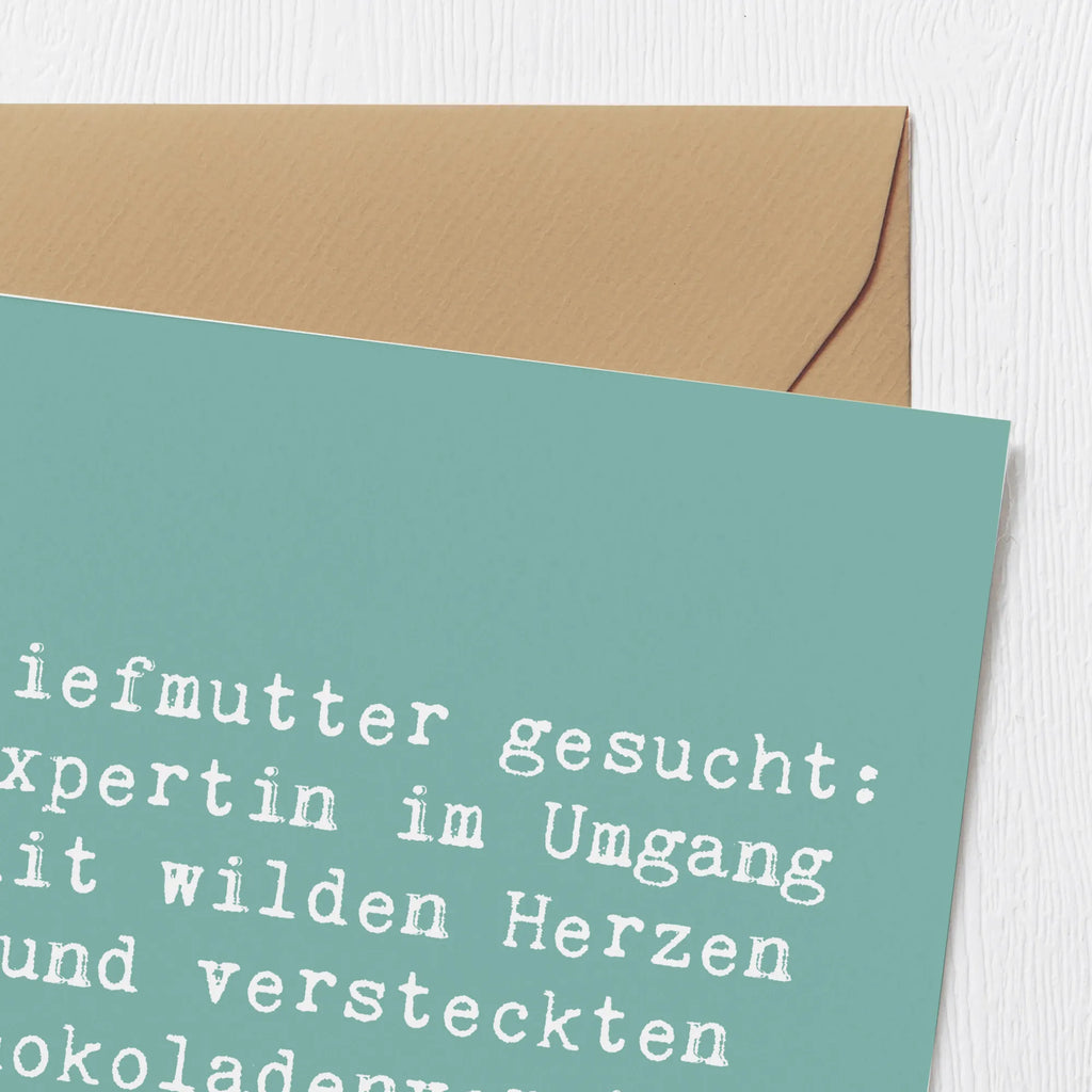 Deluxe Card Saying Stiefmutter gesucht: Expertin im Umgang mit wilden Herzen und versteckten Schokoladenvorräten! Einladungskarte, Hochwertige Grußkarte, Hochzeitskarte, Grußkarte, Karte, Hochwertige Klappkarte, Glückwunschkarte, Klappkarte, Geburtstagskarte, Familie, Vatertag, Muttertag, Bruder, Schwester, Mama, Papa, Oma, Opa