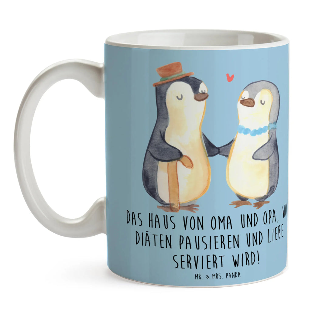 Mug Das Haus von Oma und Opa, wo Diäten pausieren und Liebe serviert wird! Kaffeetasse, Geschenktasse, Porzellantasse, Tasse mit Motiven, Tasse mit Zitaten, Bürotasse, Teetasse, Keramiktasse, Tasse, Familie, Vatertag, Muttertag, Bruder, Schwester, Mama, Papa, Oma, Opa
