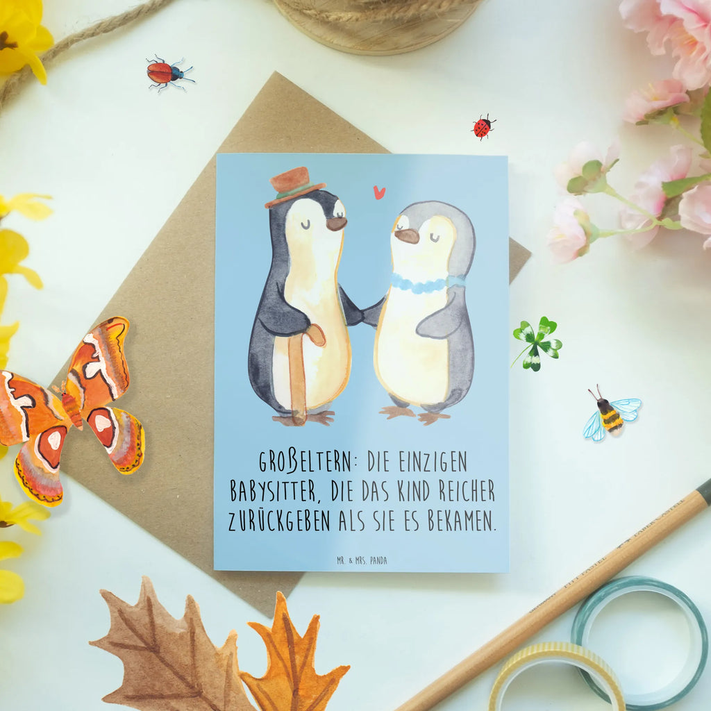 Greetings card Großeltern: die einzigen Babysitter, die das Kind reicher zurückgeben als sie es bekamen. Grußkarte, Einladungskarte, Geburtstagskarte, Hochzeitskarte, Karte, Ansichtskarten, Glückwunschkarte, Klappkarte, Familie, Vatertag, Muttertag, Bruder, Schwester, Mama, Papa, Oma, Opa