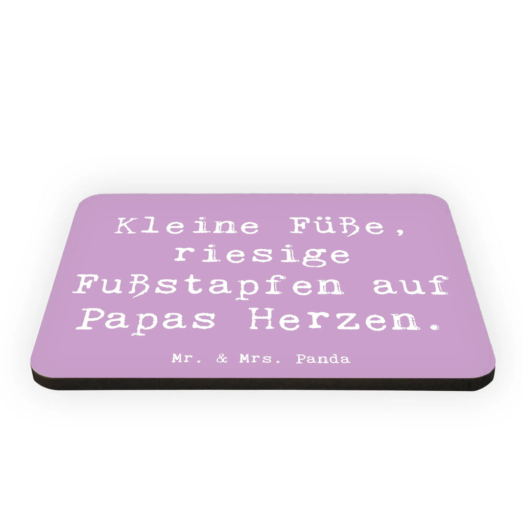 Magnet Saying Kleine Füße, riesige Fußstapfen auf Papas Herzen. Kühlschrankmagnet, Pinnwandmagnet, Souvenir Magnet, Motivmagnete, Dekomagnet, Whiteboard Magnet, Notiz Magnet, Kühlschrank Dekoration, Familie, Vatertag, Muttertag, Bruder, Schwester, Mama, Papa, Oma, Opa