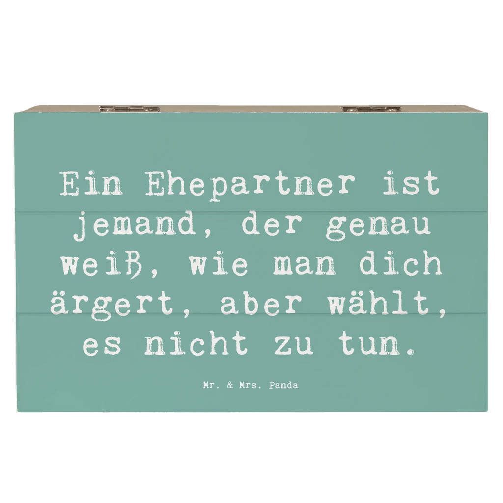 Wooden chest Saying Ein Ehepartner ist jemand, der genau weiß, wie man dich ärgert, aber wählt, es nicht zu tun. Aufbewahrungsbox, Schatzkiste, Truhe, Kiste, Dekokiste, Erinnerungskiste, Schatulle, Geschenkdose, Erinnerungsbox, Holzkiste, Geschenkbox, XXL, Familie, Vatertag, Muttertag, Bruder, Schwester, Mama, Papa, Oma, Opa