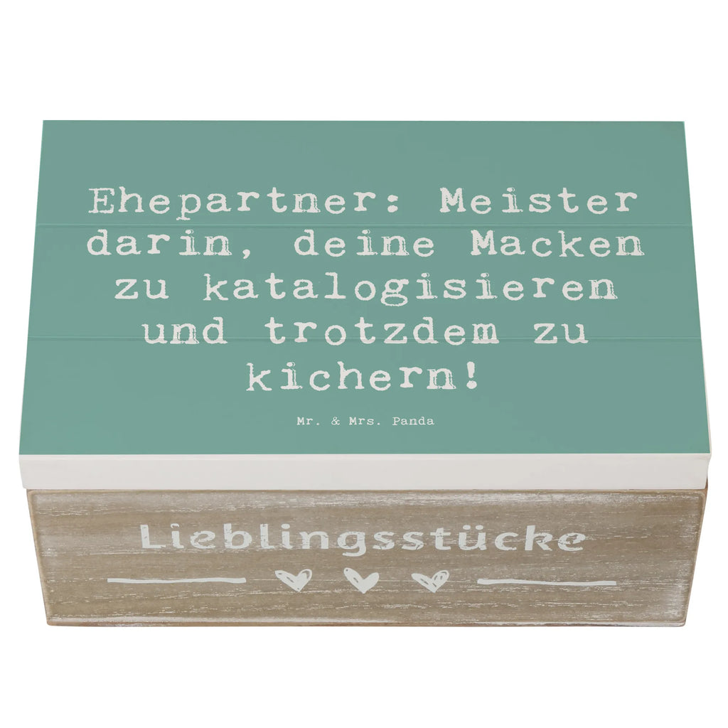 Wooden chest Saying Ehepartner: Meister darin, deine Macken zu katalogisieren und trotzdem zu kichern! Erinnerungsbox, Holzkiste, Schatulle, Aufbewahrungsbox, XXL, Geschenkbox, Truhe, Kiste, Dekokiste, Erinnerungskiste, Schatzkiste, Geschenkdose, Familie, Vatertag, Muttertag, Bruder, Schwester, Mama, Papa, Oma, Opa