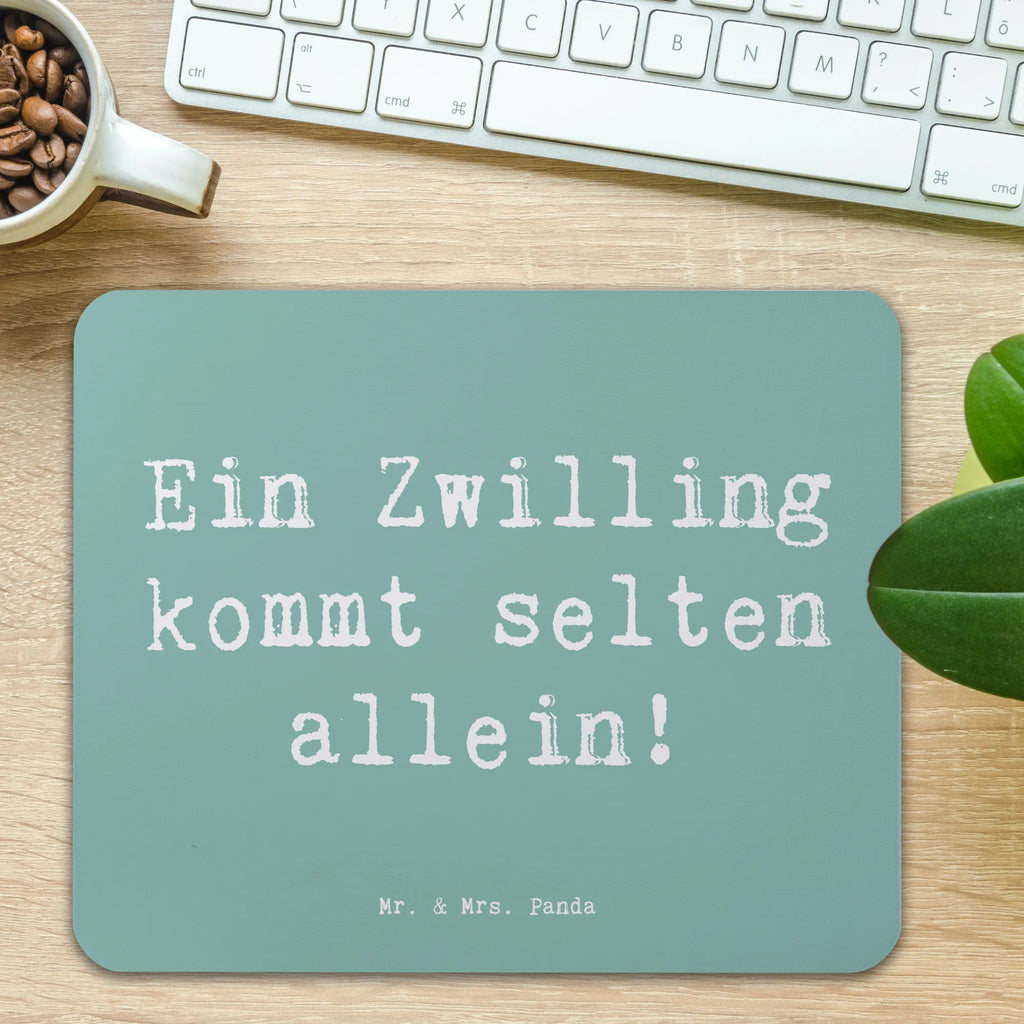 Mouse mat Saying Ein Zwilling kommt selten allein! Mousepad, Computer zubehör, Büroausstattung, PC Zubehör, Arbeitszimmer, Mauspad, Einzigartiges Mauspad, Designer Mauspad, Mausunterlage, Mauspad Büro, Familie, Vatertag, Muttertag, Bruder, Schwester, Mama, Papa, Oma, Opa