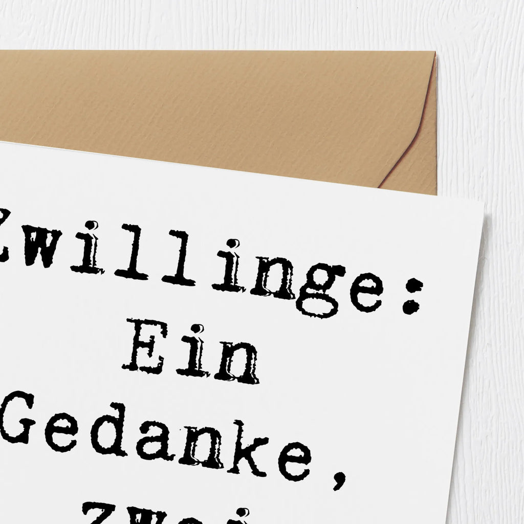 Deluxe Card Saying Zwillinge: Ein Gedanke, zwei Grinser. Hochwertige Klappkarte, Geburtstagskarte, Klappkarte, Einladungskarte, Grußkarte, Karte, Hochwertige Grußkarte, Glückwunschkarte, Hochzeitskarte, Familie, Vatertag, Muttertag, Bruder, Schwester, Mama, Papa, Oma, Opa