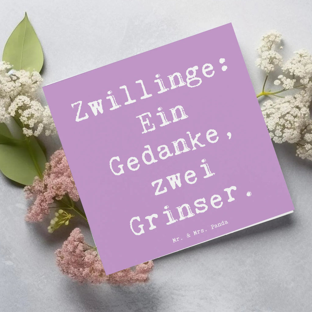 Deluxe Card Saying Zwillinge: Ein Gedanke, zwei Grinser. Hochwertige Klappkarte, Geburtstagskarte, Klappkarte, Einladungskarte, Grußkarte, Karte, Hochwertige Grußkarte, Glückwunschkarte, Hochzeitskarte, Familie, Vatertag, Muttertag, Bruder, Schwester, Mama, Papa, Oma, Opa