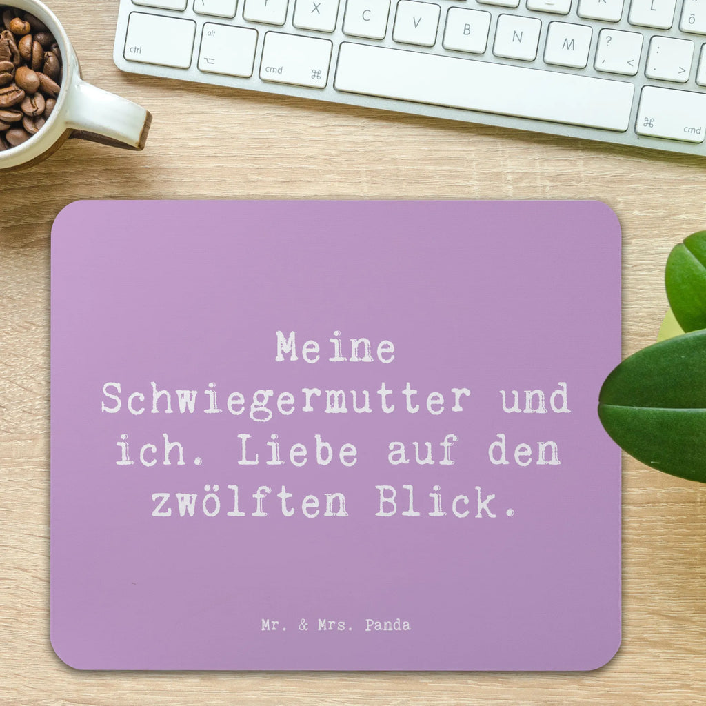 Mouse mat Saying Meine Schwiegermutter und ich. Liebe auf den zwölften Blick. Mousepad, Computer zubehör, Büroausstattung, PC Zubehör, Arbeitszimmer, Mauspad, Einzigartiges Mauspad, Designer Mauspad, Mausunterlage, Mauspad Büro, Familie, Vatertag, Muttertag, Bruder, Schwester, Mama, Papa, Oma, Opa
