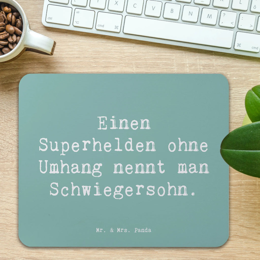 Mouse mat Saying Einen Superhelden ohne Umhang nennt man Schwiegersohn. Mousepad, Computer zubehör, Büroausstattung, PC Zubehör, Arbeitszimmer, Mauspad, Einzigartiges Mauspad, Designer Mauspad, Mausunterlage, Mauspad Büro, Familie, Vatertag, Muttertag, Bruder, Schwester, Mama, Papa, Oma, Opa