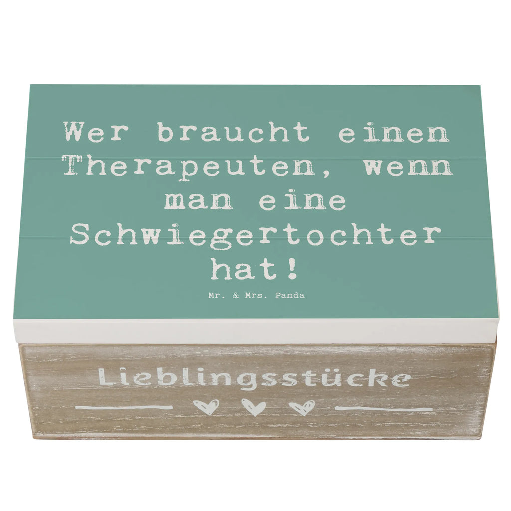 Holzkiste Spruch Schwiegertochter Humor Truhe, Erinnerungsbox, Erinnerungskiste, Schatulle, Geschenkdose, Geschenkbox, XXL, Kiste, Aufbewahrungsbox, Holzkiste, Dekokiste, Schatzkiste, Familie, Vatertag, Muttertag, Bruder, Schwester, Mama, Papa, Oma, Opa