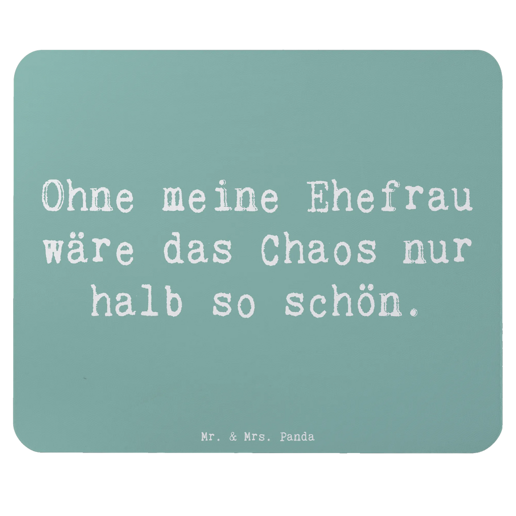 Mouse mat Saying Ohne meine Ehefrau wäre das Chaos nur halb so schön. Mousepad, Computer zubehör, Büroausstattung, PC Zubehör, Arbeitszimmer, Mauspad, Einzigartiges Mauspad, Designer Mauspad, Mausunterlage, Mauspad Büro, Familie, Vatertag, Muttertag, Bruder, Schwester, Mama, Papa, Oma, Opa