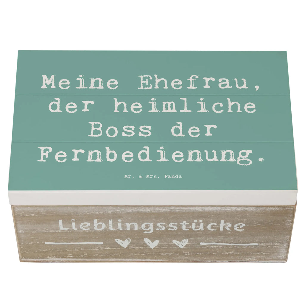 Holzkiste Spruch Ehefrau Boss Holzkiste, Kiste, Erinnerungskiste, Geschenkbox, Erinnerungsbox, Schatulle, Aufbewahrungsbox, Schatzkiste, XXL, Geschenkdose, Truhe, Dekokiste, Familie, Vatertag, Muttertag, Bruder, Schwester, Mama, Papa, Oma, Opa