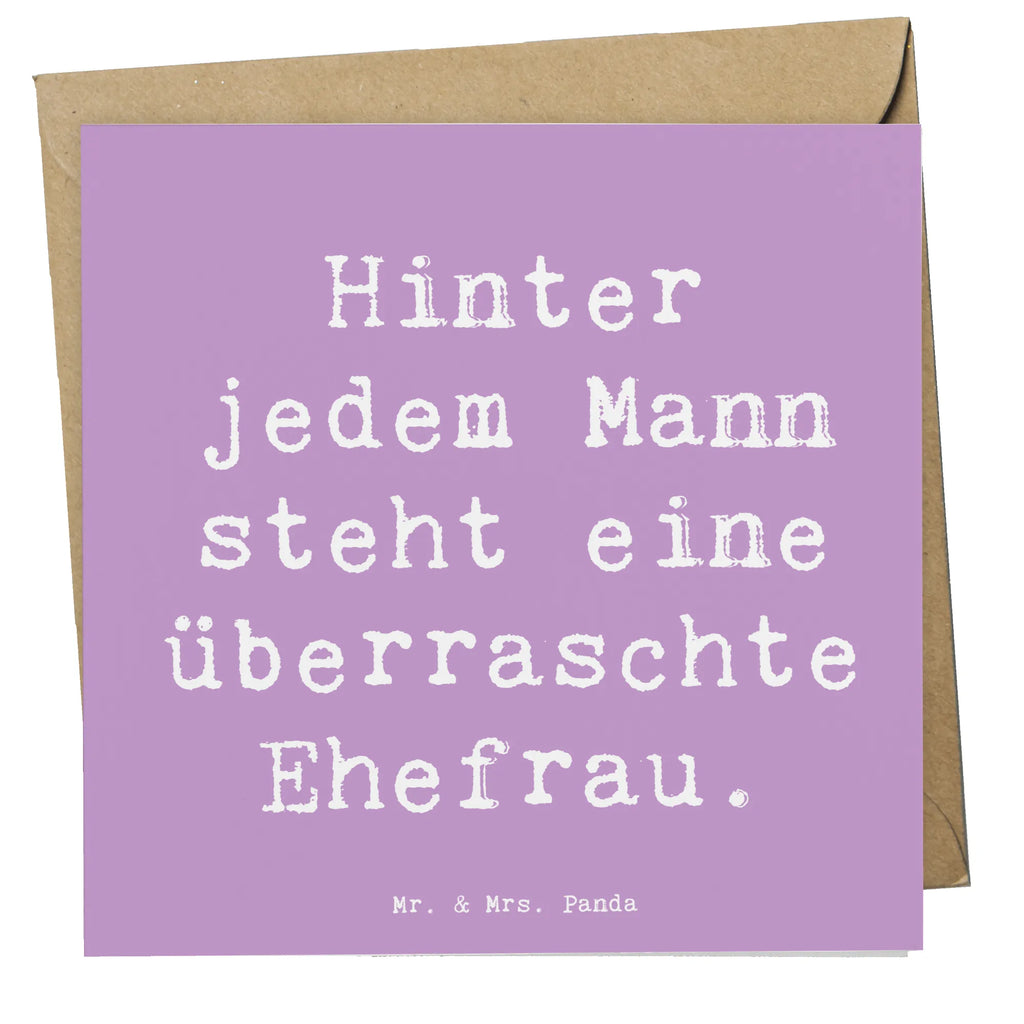 Deluxe Card Saying Hinter jedem Mann steht eine überraschte Ehefrau. Glückwunschkarte, Grußkarte, Klappkarte, Geburtstagskarte, Karte, Hochzeitskarte, Hochwertige Klappkarte, Einladungskarte, Hochwertige Grußkarte, Familie, Vatertag, Muttertag, Bruder, Schwester, Mama, Papa, Oma, Opa
