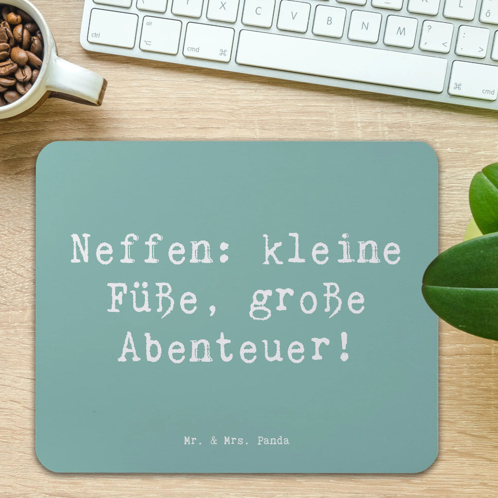 Mouse mat Saying Neffen: kleine Füße, große Abenteuer! Mousepad, Computer zubehör, Büroausstattung, PC Zubehör, Arbeitszimmer, Mauspad, Einzigartiges Mauspad, Designer Mauspad, Mausunterlage, Mauspad Büro, Familie, Vatertag, Muttertag, Bruder, Schwester, Mama, Papa, Oma, Opa