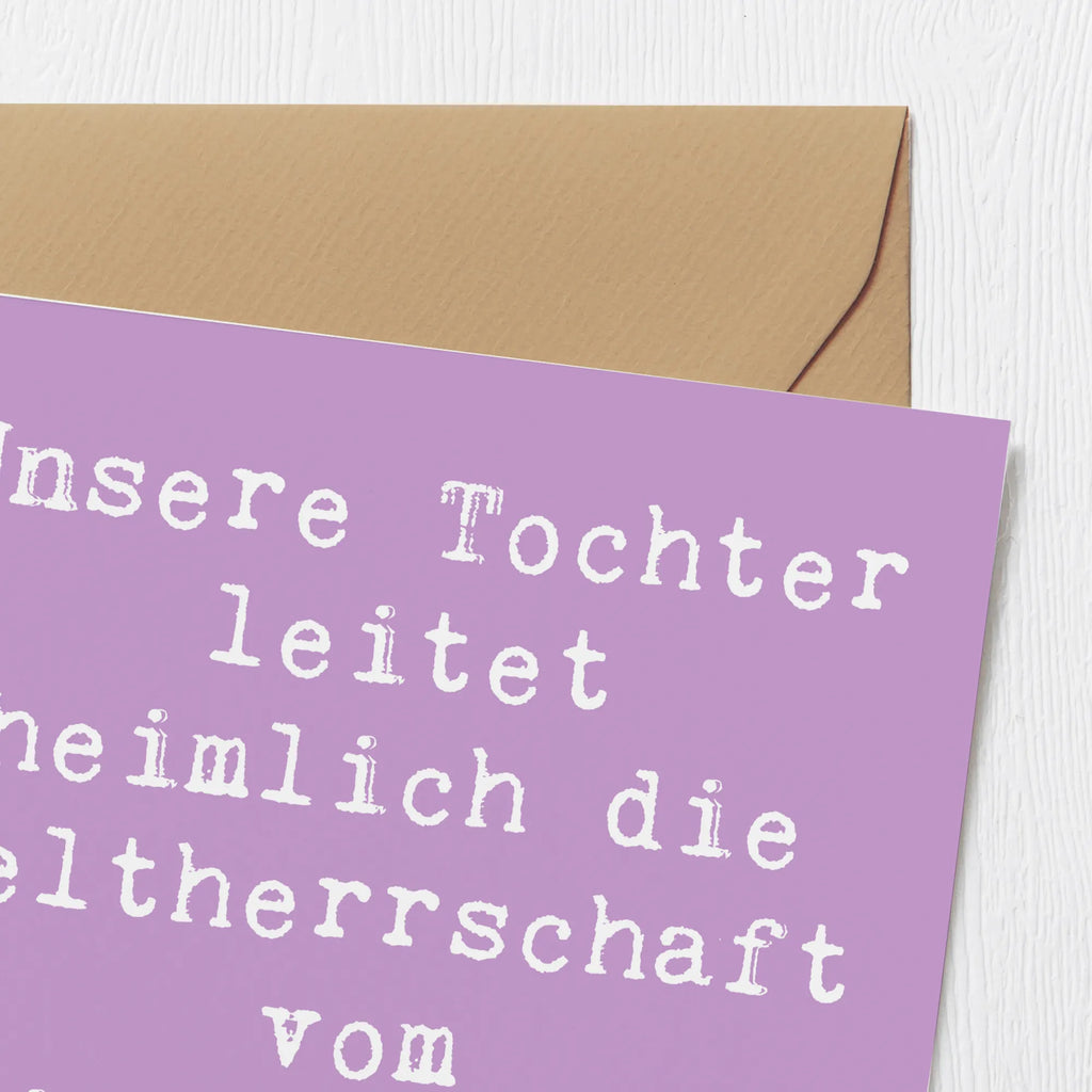 Deluxe Karte Spruch Tochter Weltherrschaft Klappkarte, Grußkarte, Hochwertige Klappkarte, Karte, Glückwunschkarte, Einladungskarte, Hochwertige Grußkarte, Geburtstagskarte, Hochzeitskarte, Familie, Vatertag, Muttertag, Bruder, Schwester, Mama, Papa, Oma, Opa
