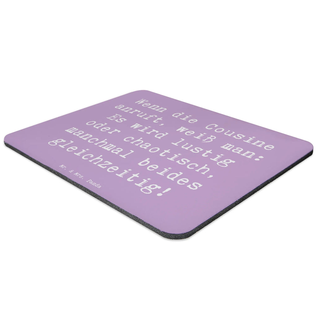 Mouse mat Saying Wenn die Cousine anruft, weiß man: Es wird lustig oder chaotisch, manchmal beides gleichzeitig! Arbeitszimmer, Designer Mauspad, Mousepad, PC Zubehör, Mauspad Büro, Mauspad, Einzigartiges Mauspad, Computer zubehör, Büroausstattung, Mausunterlage, Familie, Vatertag, Muttertag, Bruder, Schwester, Mama, Papa, Oma, Opa