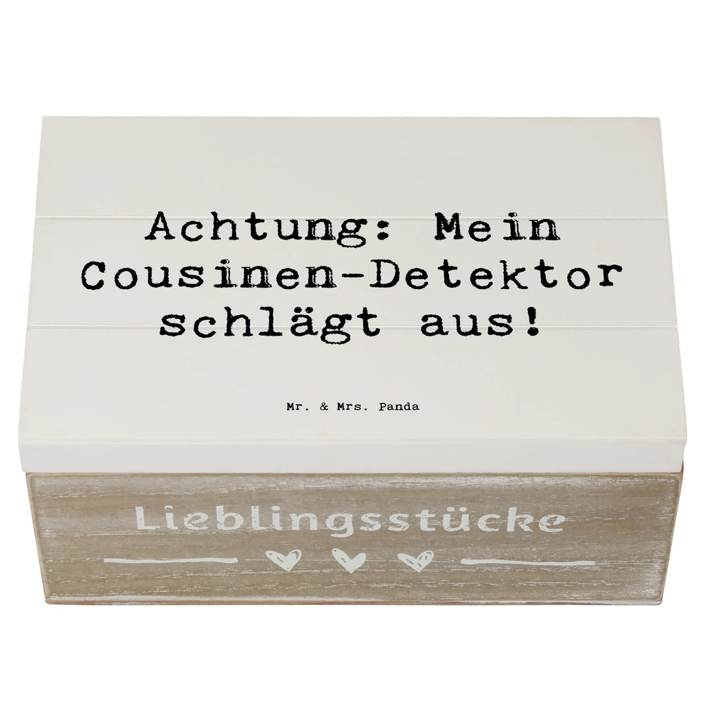 Wooden chest Saying Achtung: Mein Cousinen-Detektor schlägt aus! XXL, Kiste, Holzkiste, Truhe, Geschenkdose, Aufbewahrungsbox, Schatzkiste, Dekokiste, Erinnerungskiste, Schatulle, Geschenkbox, Erinnerungsbox, Familie, Vatertag, Muttertag, Bruder, Schwester, Mama, Papa, Oma, Opa