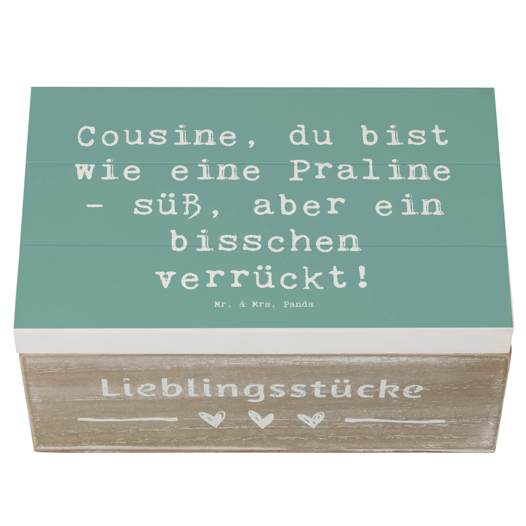 Holzkiste Spruch Cousine Praline Kiste, Truhe, XXL, Geschenkdose, Aufbewahrungsbox, Schatulle, Holzkiste, Geschenkbox, Schatzkiste, Dekokiste, Erinnerungsbox, Erinnerungskiste, Familie, Vatertag, Muttertag, Bruder, Schwester, Mama, Papa, Oma, Opa