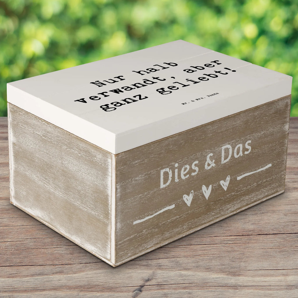 Wooden chest Saying Nur halb verwandt, aber ganz geliebt! Truhe, Kiste, Holzkiste, Geschenkdose, Dekokiste, Schatulle, Geschenkbox, Erinnerungsbox, Schatzkiste, Aufbewahrungsbox, Erinnerungskiste, XXL, Familie, Vatertag, Muttertag, Bruder, Schwester, Mama, Papa, Oma, Opa