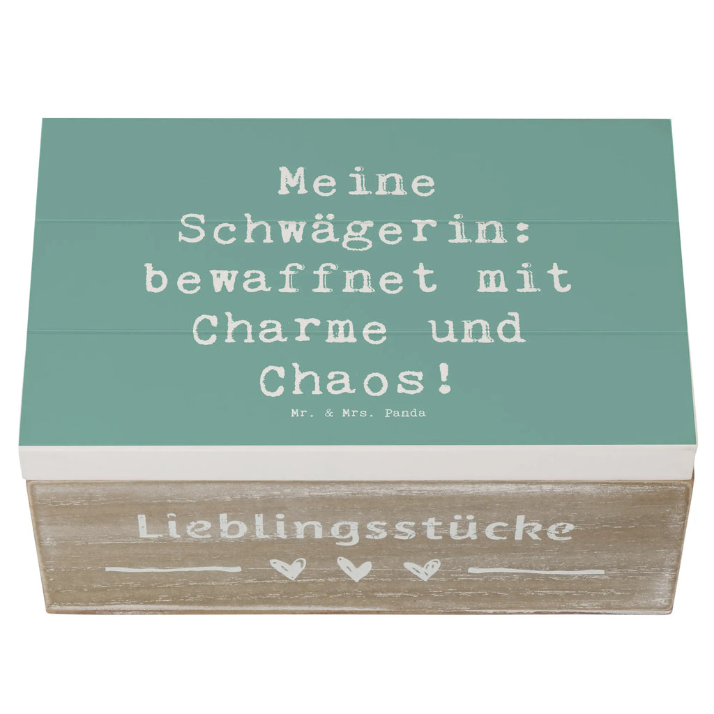 Holzkiste Spruch Schwägerin Charmant Chaos Holzkiste, Geschenkdose, Kiste, Erinnerungsbox, Schatulle, Dekokiste, Geschenkbox, XXL, Erinnerungskiste, Schatzkiste, Truhe, Aufbewahrungsbox, Familie, Vatertag, Muttertag, Bruder, Schwester, Mama, Papa, Oma, Opa