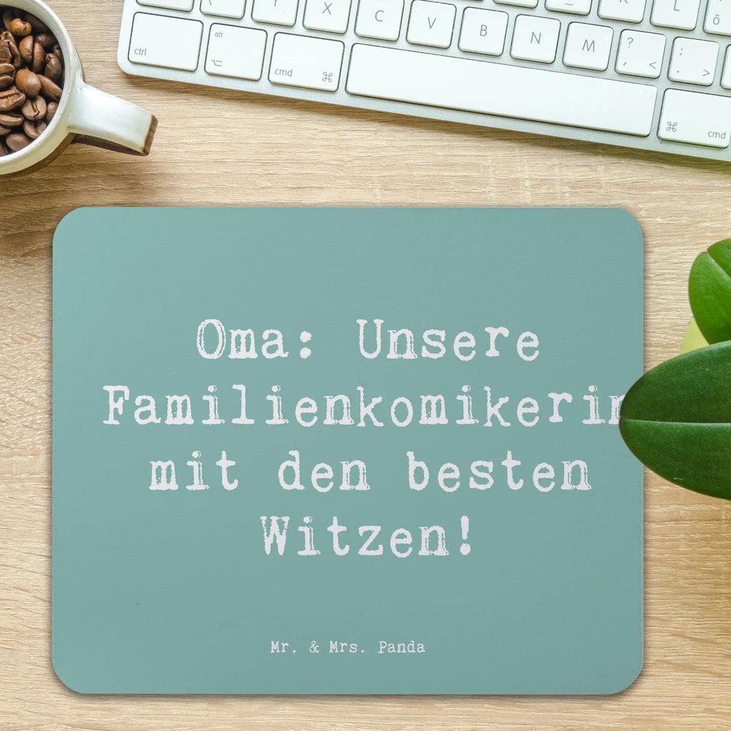 Mouse mat Saying Oma: Unsere Familienkomikerin mit den besten Witzen! Mousepad, Computer zubehör, Büroausstattung, PC Zubehör, Arbeitszimmer, Mauspad, Einzigartiges Mauspad, Designer Mauspad, Mausunterlage, Mauspad Büro, Familie, Vatertag, Muttertag, Bruder, Schwester, Mama, Papa, Oma, Opa