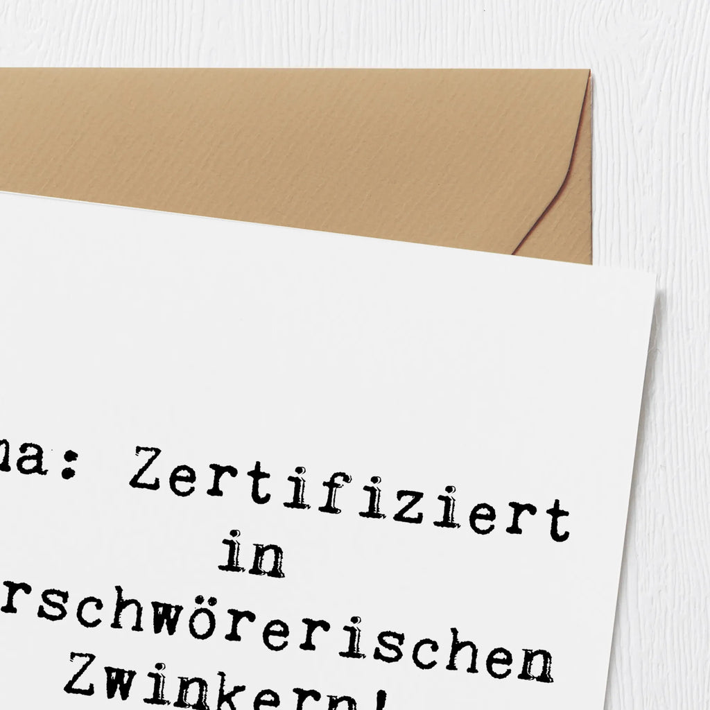 Deluxe Card Saying Oma: Zertifiziert in verschwörerischen Zwinkern! Karte, Hochwertige Klappkarte, Einladungskarte, Hochzeitskarte, Geburtstagskarte, Grußkarte, Glückwunschkarte, Klappkarte, Hochwertige Grußkarte, Familie, Vatertag, Muttertag, Bruder, Schwester, Mama, Papa, Oma, Opa