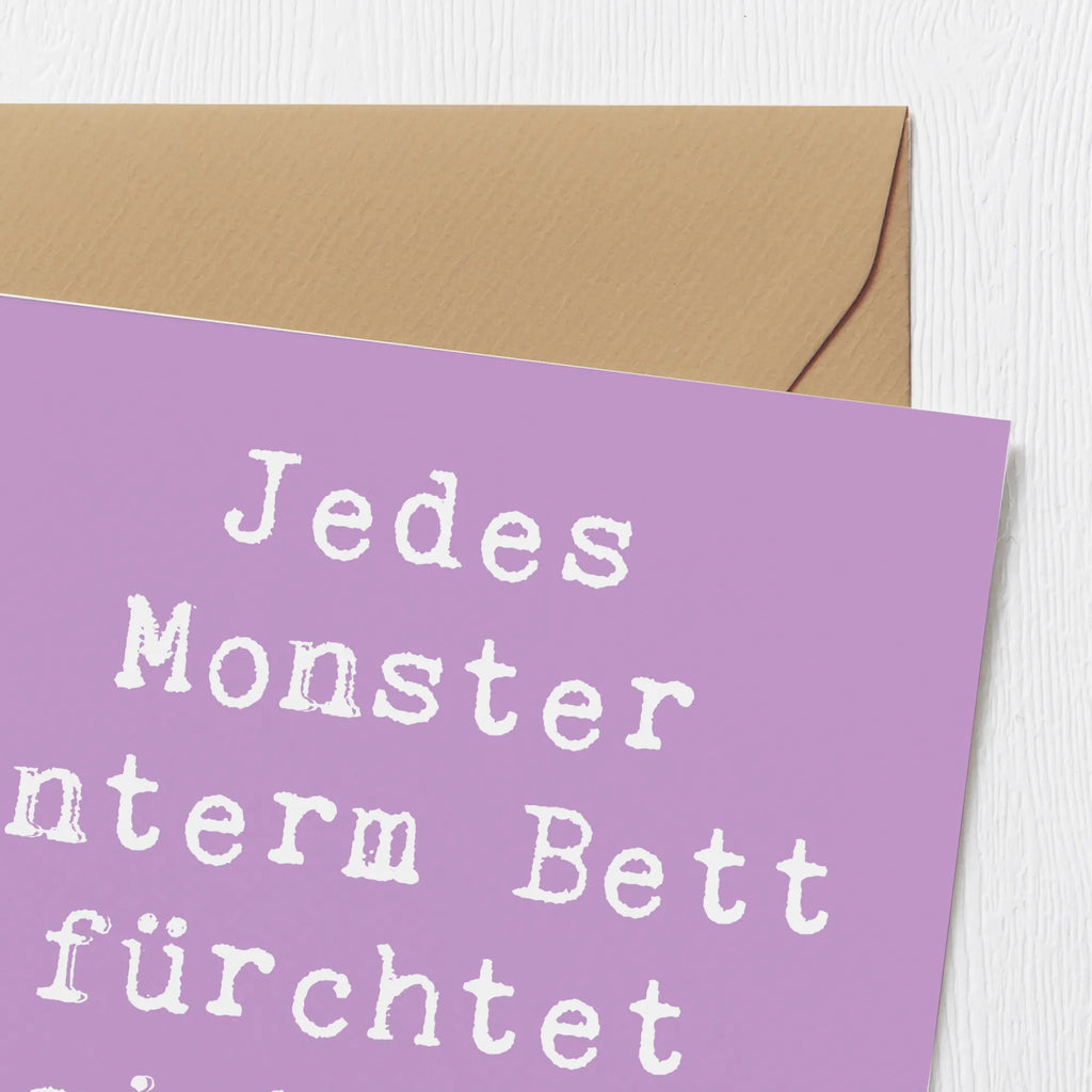 Deluxe Card Saying Jedes Monster unterm Bett fürchtet sich vor Mama! Geburtstagskarte, Glückwunschkarte, Karte, Hochzeitskarte, Hochwertige Klappkarte, Klappkarte, Grußkarte, Hochwertige Grußkarte, Einladungskarte, Familie, Vatertag, Muttertag, Bruder, Schwester, Mama, Papa, Oma, Opa