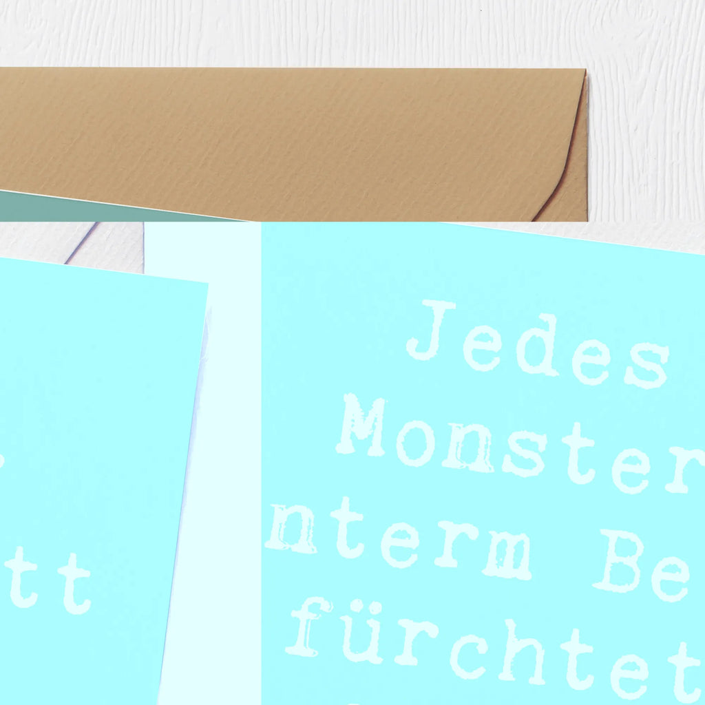 Deluxe Card Saying Jedes Monster unterm Bett fürchtet sich vor Mama! Geburtstagskarte, Glückwunschkarte, Karte, Hochzeitskarte, Hochwertige Klappkarte, Klappkarte, Grußkarte, Hochwertige Grußkarte, Einladungskarte, Familie, Vatertag, Muttertag, Bruder, Schwester, Mama, Papa, Oma, Opa