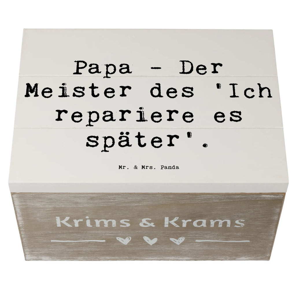 Wooden chest Saying Papa - Der Meister des 'Ich repariere es später'. Aufbewahrungsbox aus Holz, fotobox, Erinnerungskiste, Box aus Holz, aufbewahrungskiste mit deckel, Holzbox mit Deckel, schmuckbox, schatzkiste holz, Box, holzschatulle, Holztruhe, schmuckkiste, fotokiste, Kiste, schatztruhe, holzkästchen, truhe mit deckel, Geschenkbox, erinnerungsbox holz, Holzbox, geschenkbox holz, Aufbewahrungsbox, kiste holz, Schatzkiste, box holz, schmucktruhe, Kiste mit Deckel, holzschachtel, Holz Aufbewahrungsbox, Schatulle, Aufbewahrungskiste, geschenkkiste, truhe holz, Holzkiste mit Deckel, Erinnerungsbox, Aufbewahrungstruhe, Truhe, Aufbewahrungsbox Holz, geschenkbox mit deckel, Holzkiste, Vatertag, Opa, Familie, Mama, Oma, Papa, Schwester, Muttertag, Bruder