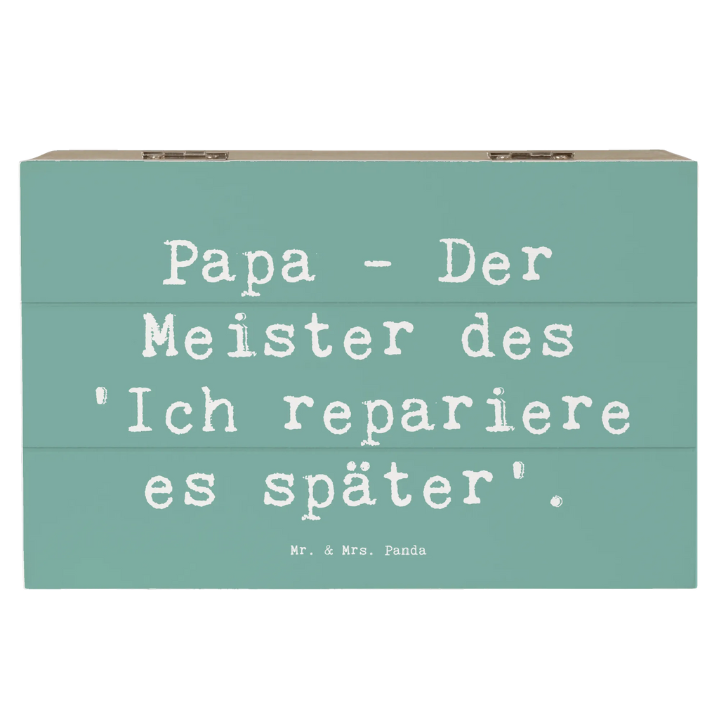 Wooden chest Saying Papa - Der Meister des 'Ich repariere es später'. Aufbewahrungsbox aus Holz, fotobox, Erinnerungskiste, Box aus Holz, aufbewahrungskiste mit deckel, Holzbox mit Deckel, schmuckbox, schatzkiste holz, Box, holzschatulle, Holztruhe, schmuckkiste, fotokiste, Kiste, schatztruhe, holzkästchen, truhe mit deckel, Geschenkbox, erinnerungsbox holz, Holzbox, geschenkbox holz, Aufbewahrungsbox, kiste holz, Schatzkiste, box holz, schmucktruhe, Kiste mit Deckel, holzschachtel, Holz Aufbewahrungsbox, Schatulle, Aufbewahrungskiste, geschenkkiste, truhe holz, Holzkiste mit Deckel, Erinnerungsbox, Aufbewahrungstruhe, Truhe, Aufbewahrungsbox Holz, geschenkbox mit deckel, Holzkiste, Vatertag, Opa, Familie, Mama, Oma, Papa, Schwester, Muttertag, Bruder
