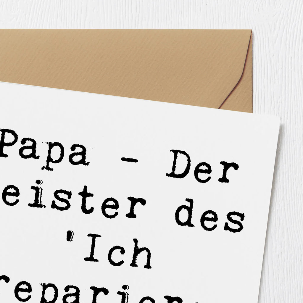 Deluxe Card Saying Papa - Der Meister des 'Ich repariere es später'. Hochwertige Grußkarte, Karte, Hochwertige Klappkarte, Glückwunschkarte, Klappkarte, Geburtstagskarte, Grußkarte, Hochzeitskarte, Einladungskarte, Familie, Vatertag, Muttertag, Bruder, Schwester, Mama, Papa, Oma, Opa
