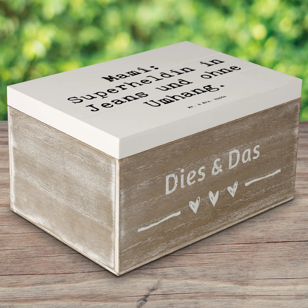 Holzkiste Spruch Mami Superheldin dekorative holzkiste, schmuckkästchen, holzbox mit deckel, holzbox, Aufbewahrungsbox, Holzkiste, Geschenkbox, Truhe, erinnerungsbox baby, ordnungsbox, Erinnerungsbox, Dekokiste, deko box, holzboxen, holzkisten, Schatulle, aufbewahrungsbox holz, holztruhe, holz aufbewahrungsbox, box aus holz, aufbewahrungskiste, holzkiste mit deckel, Schatzkiste, erinnerungsbox hochzeit, aufbewahrungsbox aus holz, Kiste, Erinnerungskiste, Familie, Mama, Schwester, Opa, Bruder, Vatertag, Papa, Muttertag, Oma