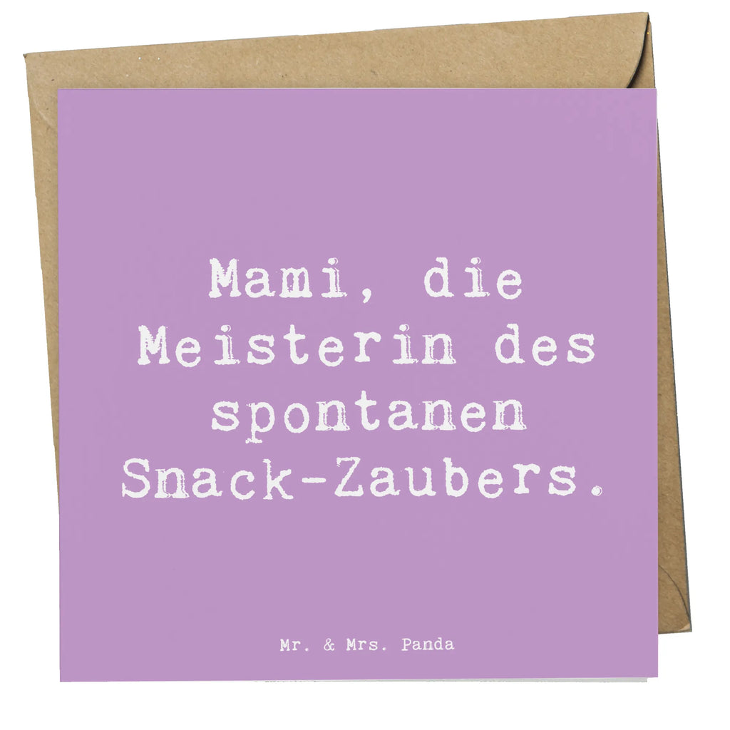 Deluxe Card Saying Mami, die Meisterin des spontanen Snack-Zaubers. Klappkarte, Karte, Hochwertige Klappkarte, Geburtstagskarte, Hochwertige Grußkarte, Glückwunschkarte, Grußkarte, Hochzeitskarte, Einladungskarte, Familie, Vatertag, Muttertag, Bruder, Schwester, Mama, Papa, Oma, Opa