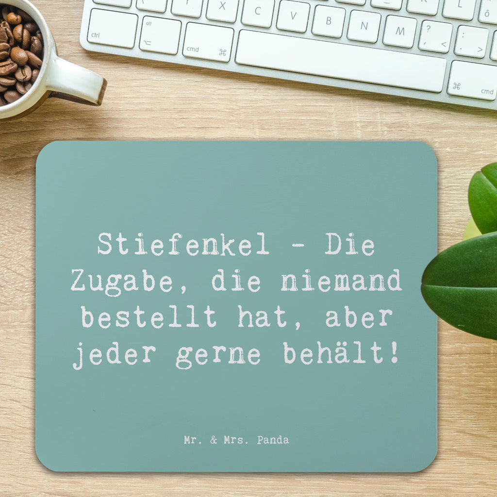 Mouse mat Saying Stiefenkel - Die Zugabe, die niemand bestellt hat, aber jeder gerne behält! Mousepad, Computer zubehör, Büroausstattung, PC Zubehör, Arbeitszimmer, Mauspad, Einzigartiges Mauspad, Designer Mauspad, Mausunterlage, Mauspad Büro, Familie, Vatertag, Muttertag, Bruder, Schwester, Mama, Papa, Oma, Opa