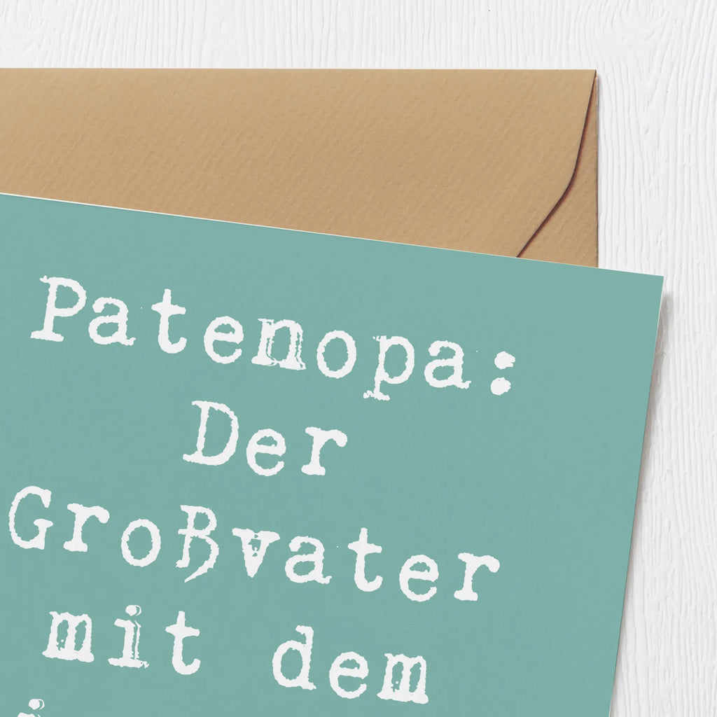 Deluxe Card Saying Patenopa: Der Großvater mit dem Lizenz zum Verwöhnen! Einladungskarte, Glückwunschkarte, Hochwertige Klappkarte, Geburtstagskarte, Hochwertige Grußkarte, Hochzeitskarte, Klappkarte, Karte, Grußkarte, Familie, Vatertag, Muttertag, Bruder, Schwester, Mama, Papa, Oma, Opa