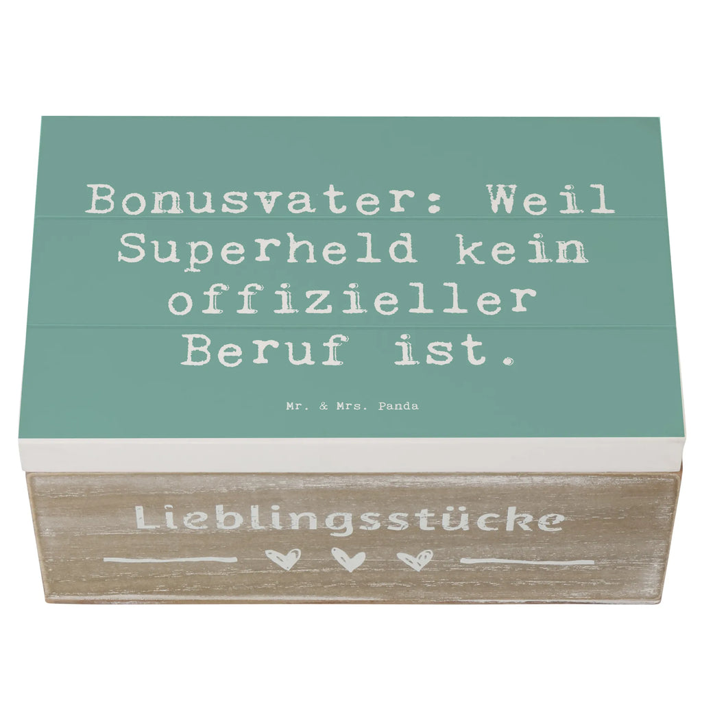 Holzkiste Spruch Bonusvater Superheld Schatzkiste, Kiste, Geschenkdose, Holzkiste, Geschenkbox, Truhe, Erinnerungskiste, Schatulle, Aufbewahrungsbox, Erinnerungsbox, Dekokiste, XXL, Familie, Vatertag, Muttertag, Bruder, Schwester, Mama, Papa, Oma, Opa