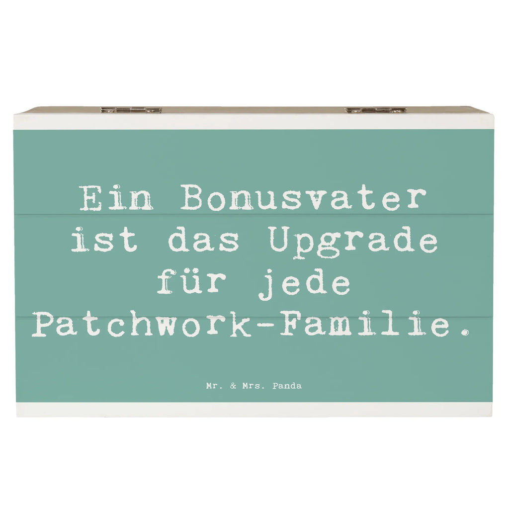 Wooden chest Saying Ein Bonusvater ist das Upgrade für jede Patchwork-Familie. Aufbewahrungsbox, Erinnerungskiste, XXL, Dekokiste, Schatulle, Geschenkdose, Schatzkiste, Geschenkbox, Kiste, Holzkiste, Truhe, Erinnerungsbox, Familie, Vatertag, Muttertag, Bruder, Schwester, Mama, Papa, Oma, Opa