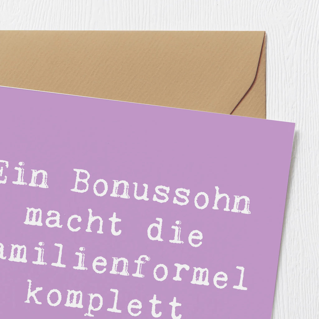 Deluxe Card Saying Ein Bonussohn macht die Familienformel komplett unschlagbar! Karte, Einladungskarte, Hochwertige Klappkarte, Grußkarte, Glückwunschkarte, Klappkarte, Geburtstagskarte, Hochzeitskarte, Hochwertige Grußkarte, Familie, Vatertag, Muttertag, Bruder, Schwester, Mama, Papa, Oma, Opa