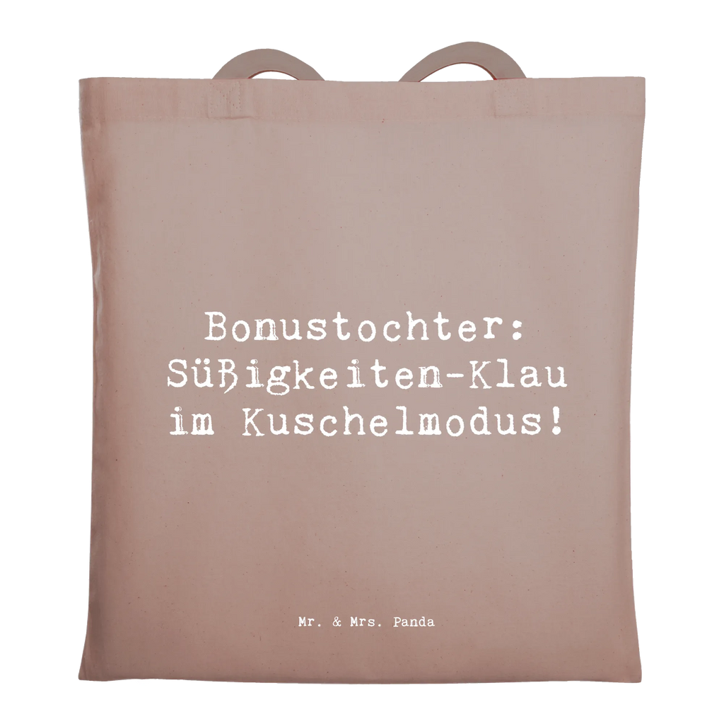 Tote bag Saying Bonustochter: Süßigkeiten-Klau im Kuschelmodus! Einkaufstüte, Stofftasche, Shopper, Tasche, Beuteltasche, Jutebeutel, Tragetasche, Stoffbeutel, Laptoptasche, Beutel, Jutetasche, Strandtasche, Umhängetasche, Badetasche, Einkaufstasche, Schultertasche, Familie, Vatertag, Muttertag, Bruder, Schwester, Mama, Papa, Oma, Opa