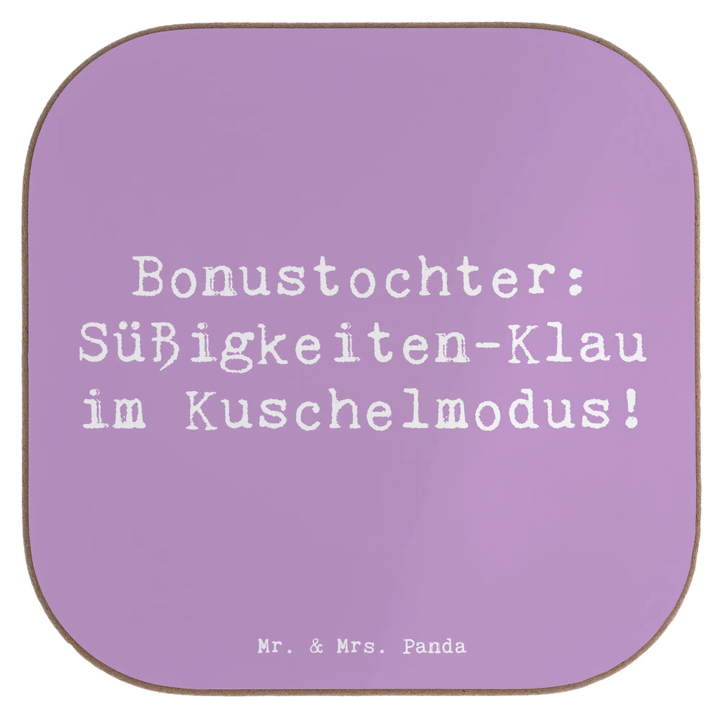 Square coaster Saying Bonustochter: Süßigkeiten-Klau im Kuschelmodus! Tassen Untersetzer, Korkuntersetzer, Untersetzer für Gläser, Untersetzer, Glasuntersetzer, Bierdeckel, Holzuntersetzer, Untersetzer Design, Untersetzer Gläser, Getränkeuntersetzer, Untersetzer aus Holz, Untersetzer Holz, Familie, Vatertag, Muttertag, Bruder, Schwester, Mama, Papa, Oma, Opa