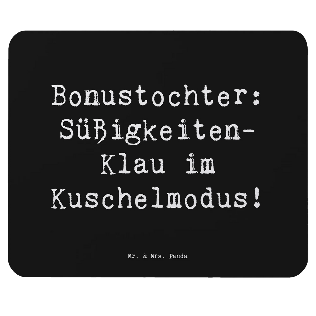 Mouse mat Saying Bonustochter: Süßigkeiten-Klau im Kuschelmodus! Mousepad, Einzigartiges Mauspad, PC Zubehör, Mauspad Büro, Designer Mauspad, Büroausstattung, Mausunterlage, Mauspad, Computer zubehör, Arbeitszimmer, Familie, Vatertag, Muttertag, Bruder, Schwester, Mama, Papa, Oma, Opa
