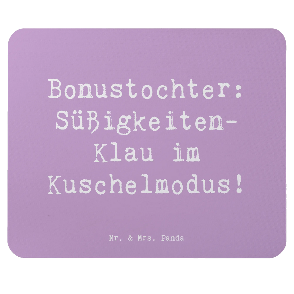 Mouse mat Saying Bonustochter: Süßigkeiten-Klau im Kuschelmodus! Mousepad, Einzigartiges Mauspad, PC Zubehör, Mauspad Büro, Designer Mauspad, Büroausstattung, Mausunterlage, Mauspad, Computer zubehör, Arbeitszimmer, Familie, Vatertag, Muttertag, Bruder, Schwester, Mama, Papa, Oma, Opa